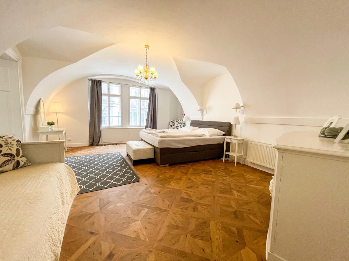U Obecniho Dvora - Old Town Apartment — Photos 2